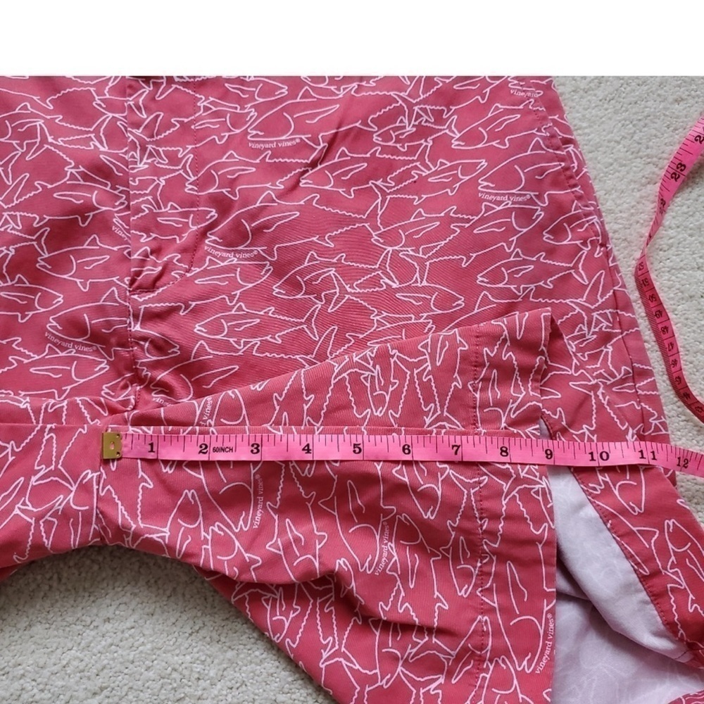 Vineyard Vines Men's Breaker Shorts Salmon and White Shark Fish Outline sz32 E - Picture 7 of 9